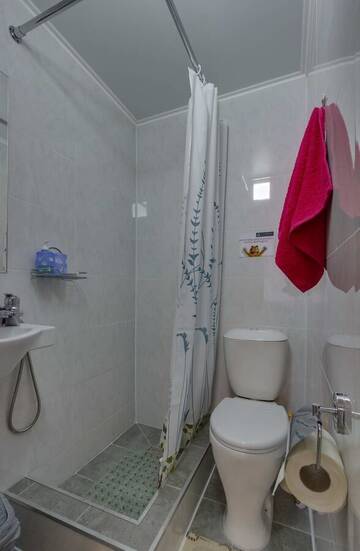 Фото номера Двухместный номер с 1 кроватью Апарт-отели YourHouse на Гагарина Утепова - экономичнее квартиры, уютнее гостиницы г. Алматы 6