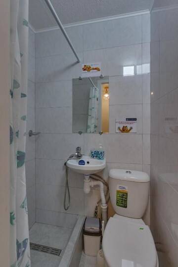 Фото номера Бюджетный двухместный номер с 1 кроватью Апарт-отели YourHouse микрорайон 1, дом 76 - экономичнее квартиры, уютнее гостиницы г. Алматы 14