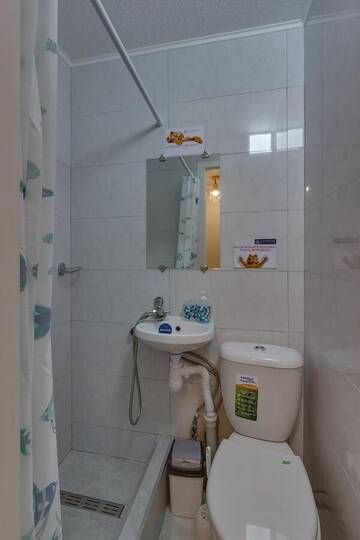 Фото номера Бюджетный двухместный номер с 1 кроватью Апарт-отели YourHouse микрорайон 1, дом 76 - экономичнее квартиры, уютнее гостиницы г. Алматы 5