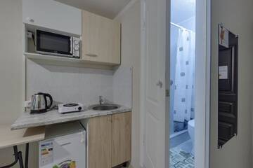Фото номера Двухместный номер с 1 кроватью Апарт-отели YourHouse микрорайон 1, дом 76 - экономичнее квартиры, уютнее гостиницы г. Алматы 5