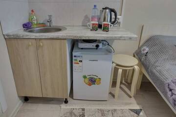 Фото номера Двухместный номер с 1 кроватью Апарт-отели YourHouse микрорайон 1, дом 76 - экономичнее квартиры, уютнее гостиницы г. Алматы 3