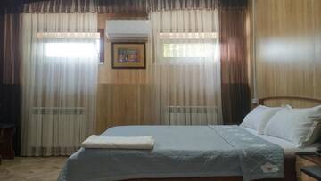 Фото номера Двухместный номер с 1 кроватью Отель Bal-Meyir Almaty г. Алматы 13