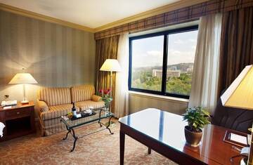 Фото номера Клубный номер ИнтерКонтиненталь Отель InterContinental Almaty г. Алматы 9
