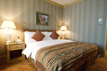 Фото номера Номер Делюкс с кроватью размера «king-size» Отель InterContinental Almaty г. Алматы 3