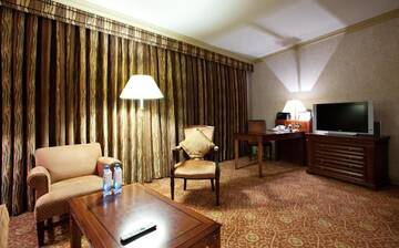 Фото номера Полулюкс с кроватью размера &quot;king-size&quot; Отель InterContinental Almaty г. Алматы 5