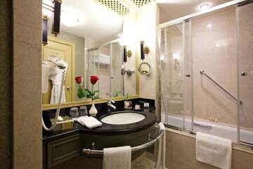 Фото номера Клубный номер ИнтерКонтиненталь Отель InterContinental Almaty г. Алматы 7