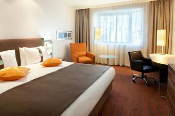 Фото номера Стандартный двухместный номер с 1 кроватью Отель Holiday Inn Almaty г. Алматы 6