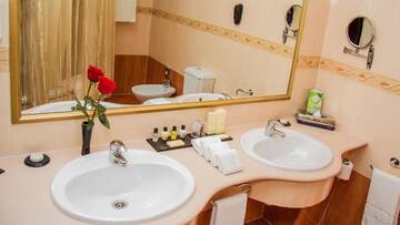 Фото номера Люкс Отель Grand Tien Shan Hotel г. Алматы 7