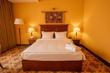 Фото номера Улучшенный люкс Курортные отели Samal Resort &amp; SPA г. Алматы 2