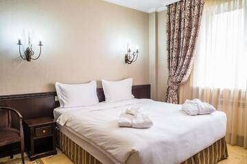 Фото Отель Royal Petrol Hotel г. Алматы 1