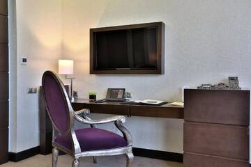 Фото номера Эксклюзивный люкс Отель Donatello Boutique Hotel г. Алматы 7