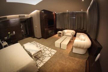 Фото номера Люкс «Гранд» Отель Donatello Boutique Hotel г. Алматы 4