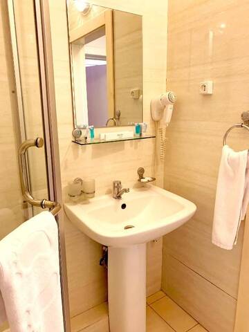 Фото номера Стандартный двухместный номер с 1 кроватью Отель Отель Golden Palace г. Алматы 21