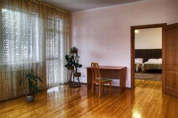 Фото номера Люкс с балконом Гостевой дом Guest House on Sadovaya г. Алматы 4