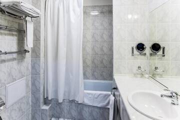 Фото номера Mini Double Room with Two Single Beds - Non-Smoking Отель Отель Best Western Plus Atakent Park г. Алматы 3