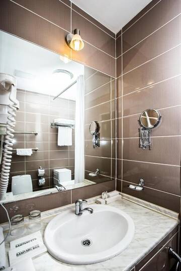 Фото номера Апартаменты с 1 спальней Отель Отель Best Western Plus Atakent Park г. Алматы 5