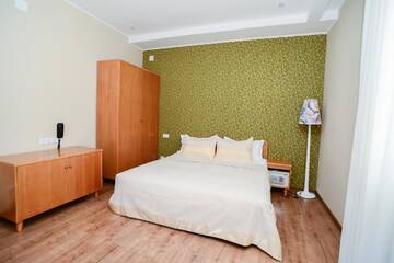 Фото номера Улучшенный двухместный номер с 1 кроватью Отель Grushevy Hospitality Boutique г. Алматы 5