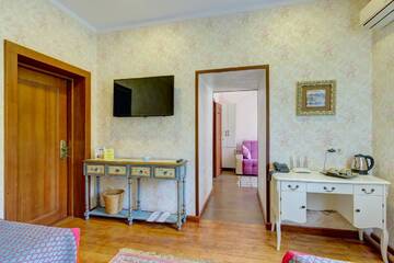 Фото номера Двухместный номер с 2 отдельными кроватями Отель Resident Hotel Delux г. Алматы 5