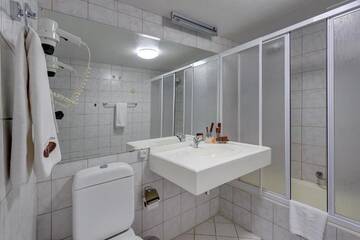 Фото номера Стандартный двухместный номер с 1 кроватью или 2 отдельными кроватями Отель Отель Премьер Алатау г. Алматы 18