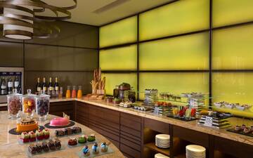 Фото номера Клубный люкс Отель Отель Ritz-Carlton Алма-Ата г. Алматы 3