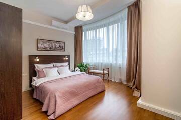Фото номера Большой двухместный номер с 1 кроватью Апарт-отели Home Apartments г. Алматы 10